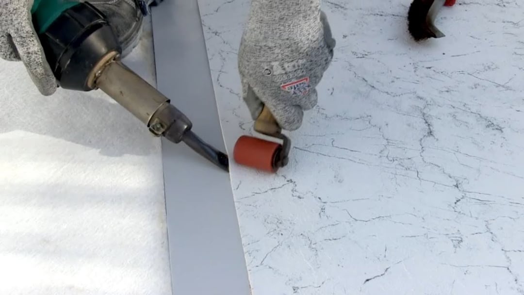 SOPREMAPOOL 3D reinforced membrane being welded edge to edge